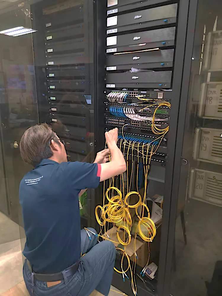 Bell technical team working on network infrastructure